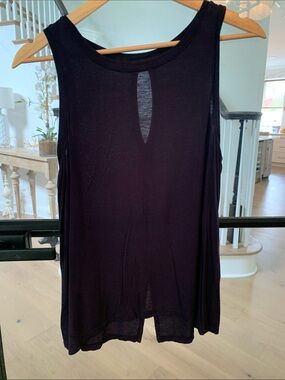 Halogen Black Sleeveless Tank with Front Keyhole